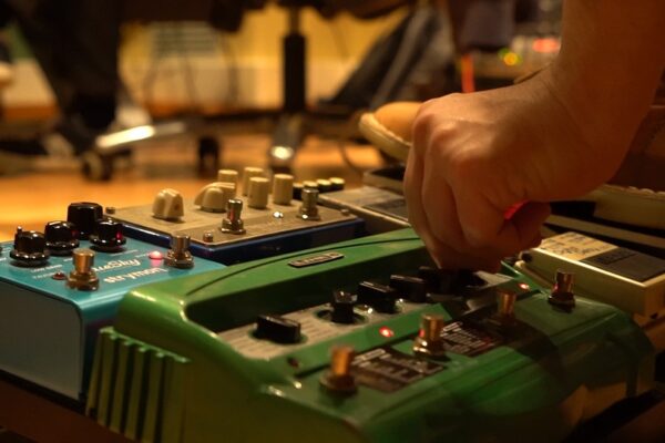 Guitar Tricks presents Pedalboards: How To Sequence Your Effects