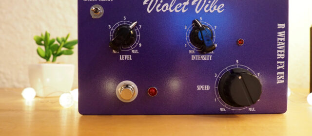 R WEAVER FX Violet Vibe Chorus Vibrato