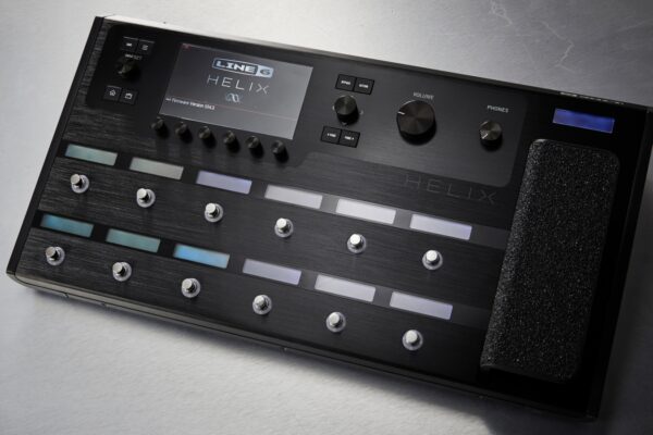 Guitar Tricks presents The Benefits of Multi-Effects Pedals