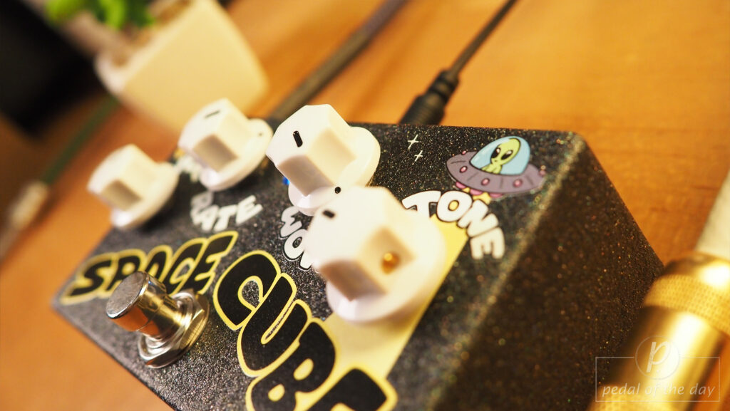 FruitFX Pedals Space Cube Pitch-Shifting Sub-Octave Fuzz 2