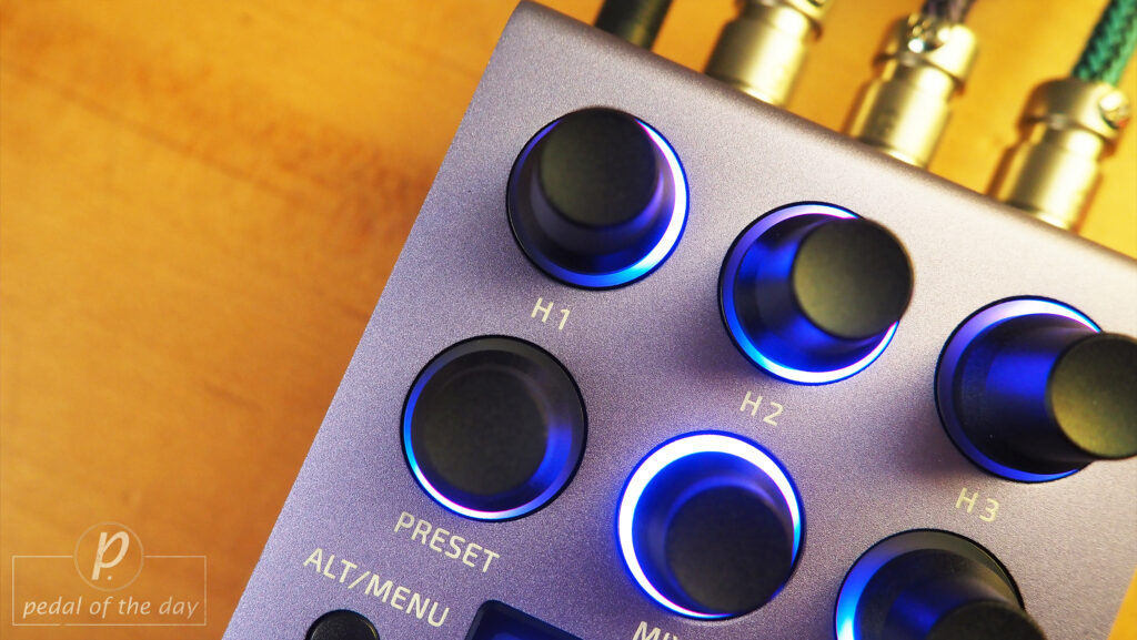 Hotone NeonGlow Series FreqLux Tri-Pitch Engine 2